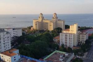 Apartamento con Vista al Mar en El Vedado, La Habana