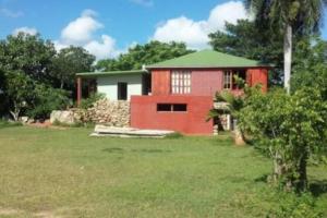 Hermosa Finca a 10 Minutos de Varadero con Bungalow - ¡Tu Rincón de Paraíso!