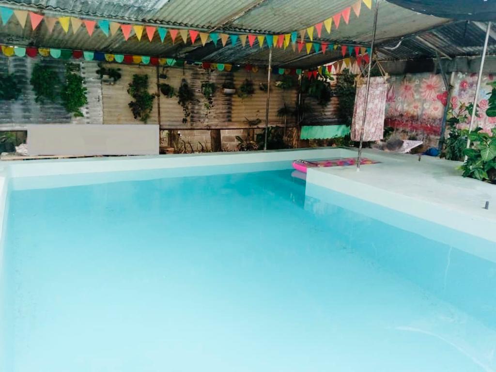 CASA CON PISCINA EN ARROYO NARANJO