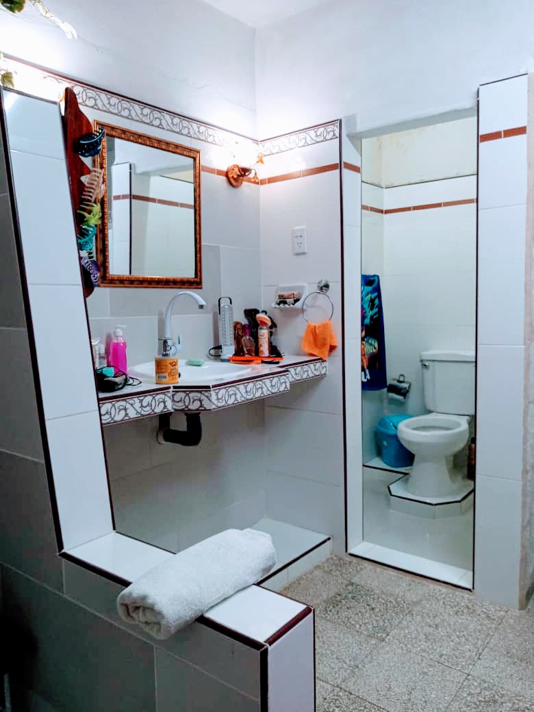 CASA EN CAMAGUEY SE VENDE O SE PERMUTA PARA LA HABANA CAMAGUEY CUBA 🇨🇺 CASA #486