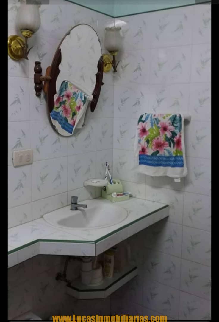 CASA EN HOLGUIN LISTA PARA VIVIRLA. REPARTO ZAYAS HOLGUIN CUBA 🇨🇺 CASA #491