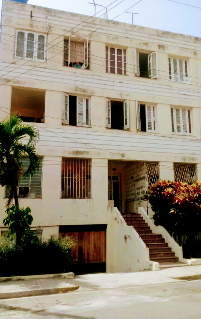 APARTAMENTO EN EL VEDADO CON GARAJE LA HABANA CUBA 🇨🇺 CASA #519