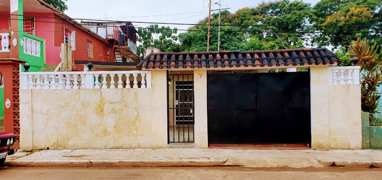 Se vende casa independiente en Boyeros Santiago de las Vegas. La Habana Cuba