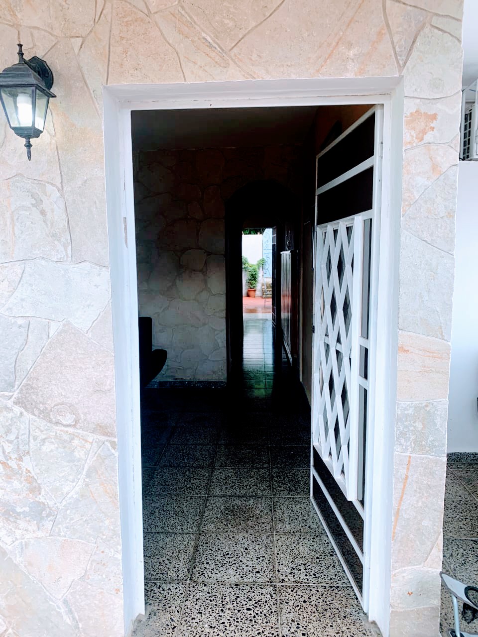 Se vende casa independiente en Boyeros Santiago de las Vegas. La Habana Cuba