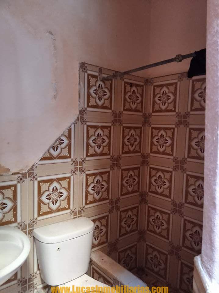Casa Independiente para Restaurar Puerta a Calle en venta en Centro Habana, La Habana. Cuba Casa #664
