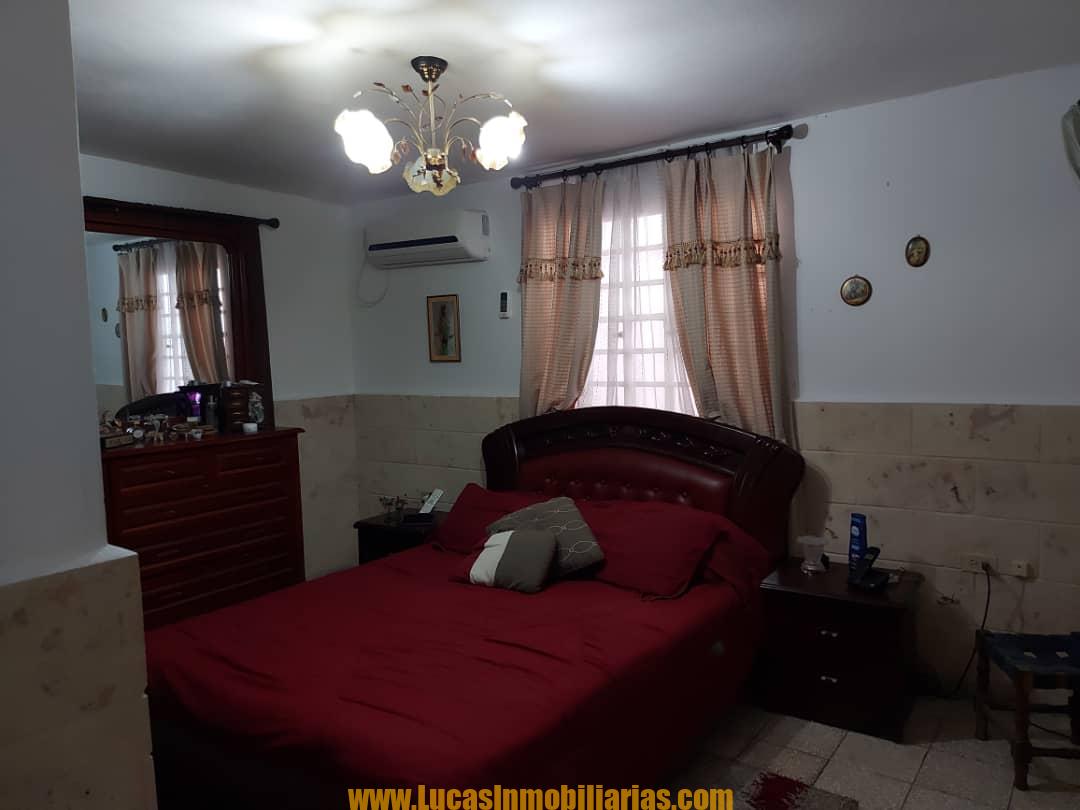 Casa Grande con Garage en Venta en Municipio Cerro, La Habana Cuba Casa #670