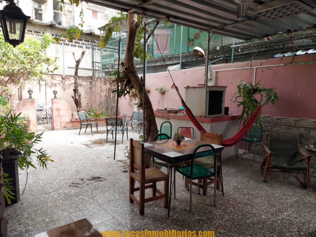 Casa Grande con Garage en Venta en Municipio Cerro, La Habana Cuba Casa #670