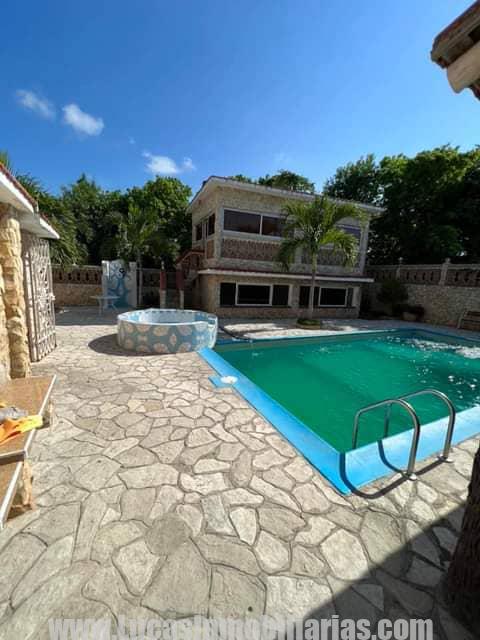 Casa con Piscina