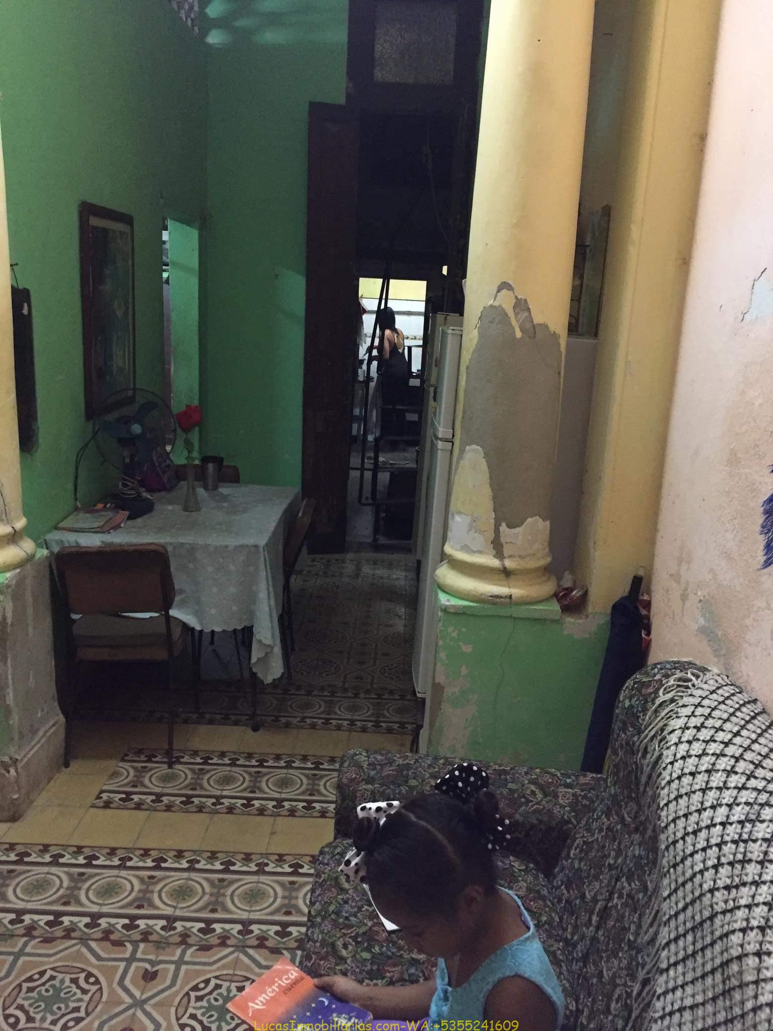 Casa Puerta a Calle