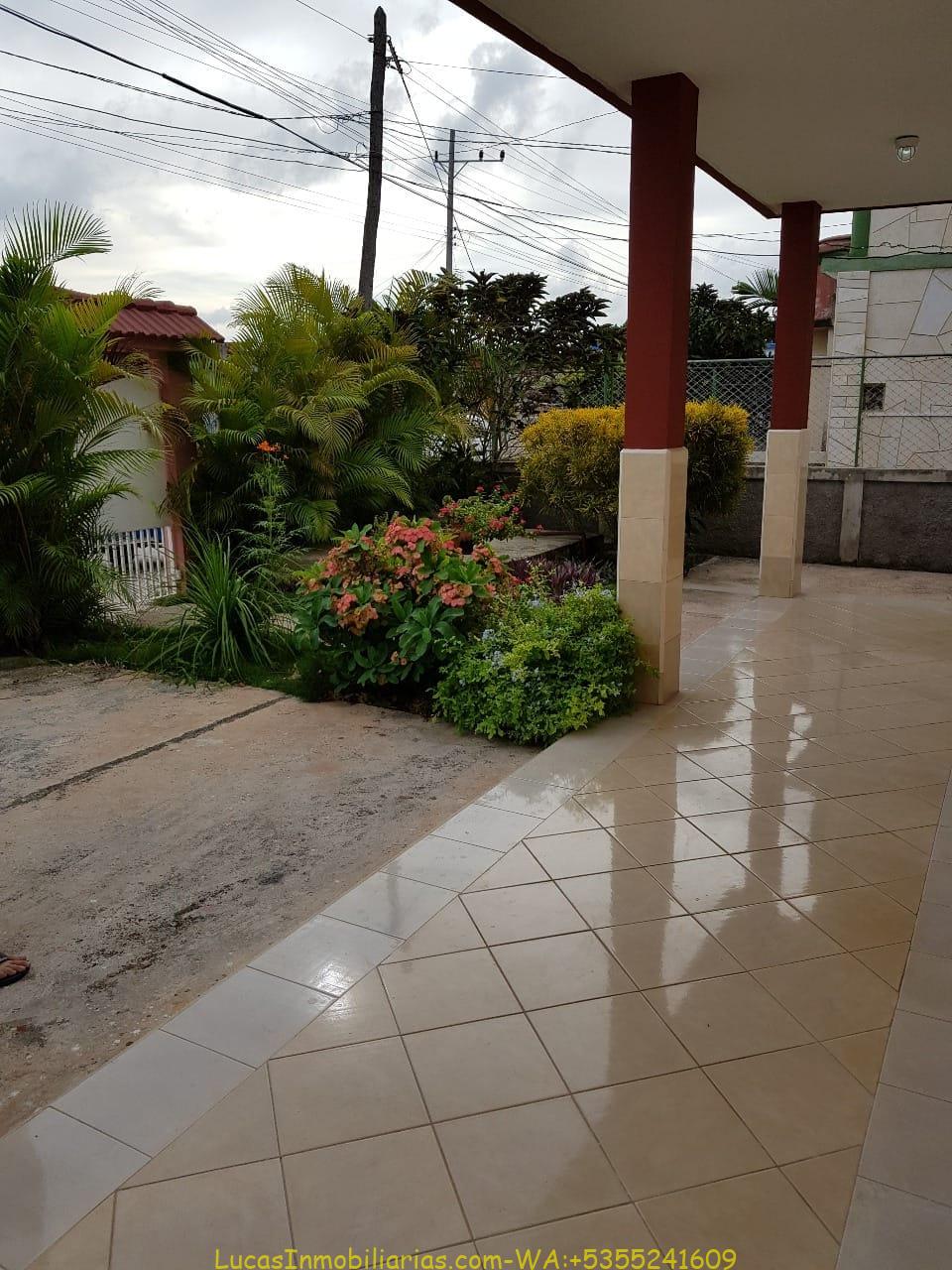 Patio Privado al Mar.