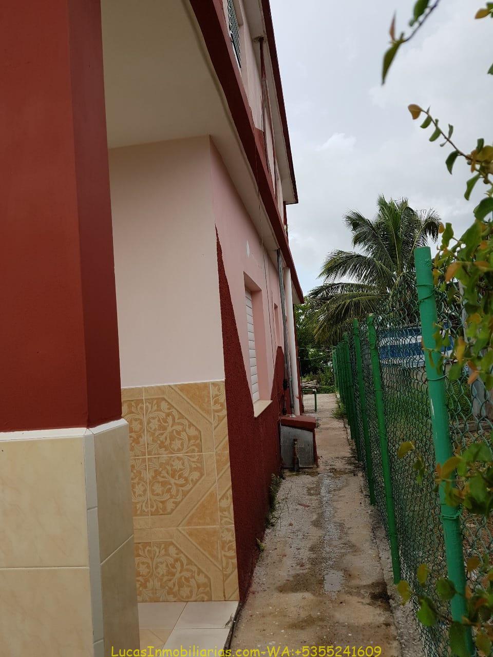 Patio Privado al Mar.