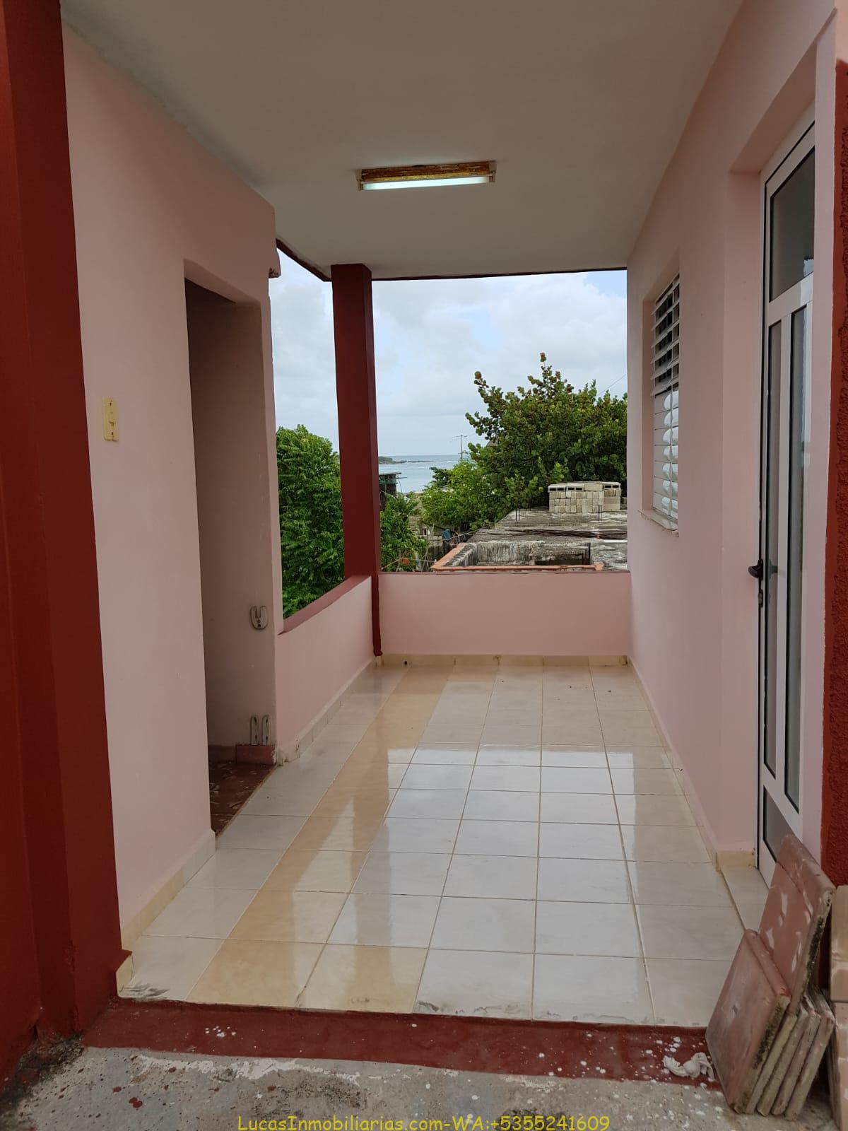 Patio Privado al Mar.