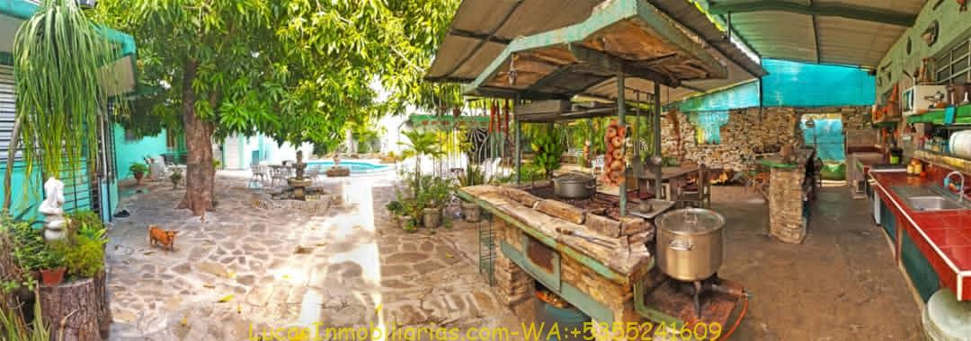 Casa con Piscina en Alta Habana