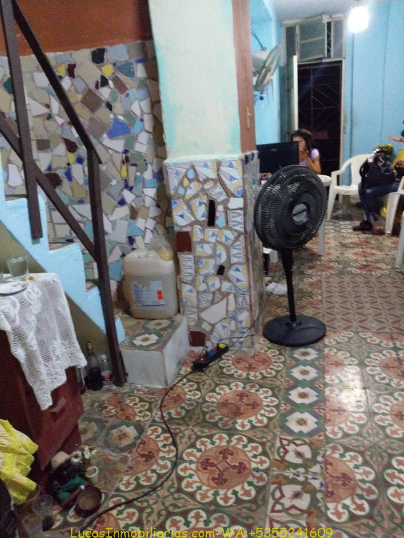 Casa y Carro en Centro Habana