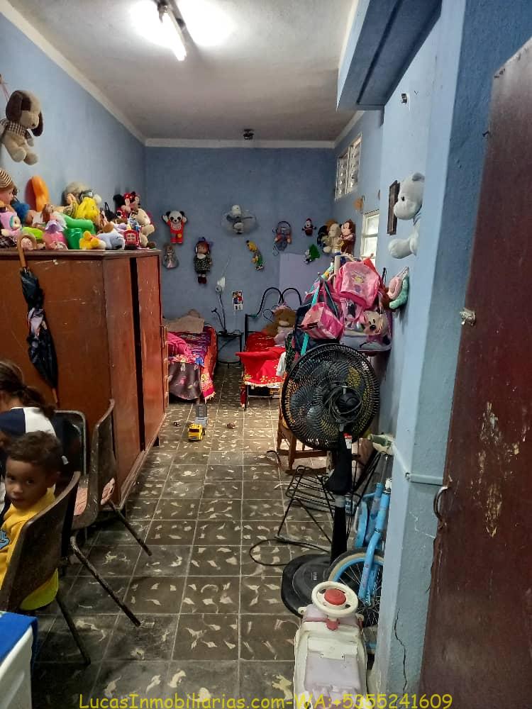 DOS CASAS EN UNA, LA HABANA, CUBA