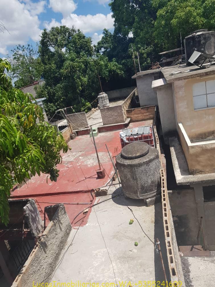 DOS CASAS EN UNA, LA HABANA, CUBA