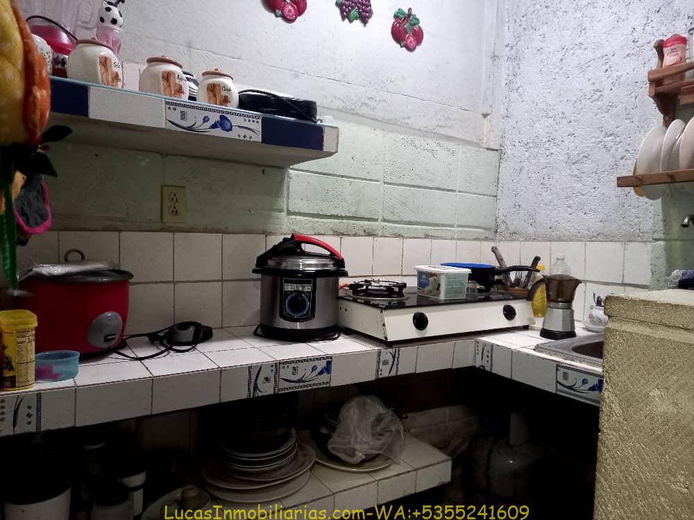 DOS CASAS EN UNA, LA HABANA, CUBA