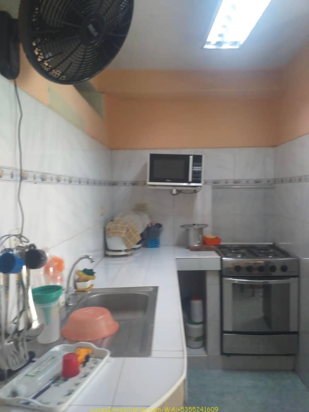 Casa con todo dentro en Ayestaran, Boyeros