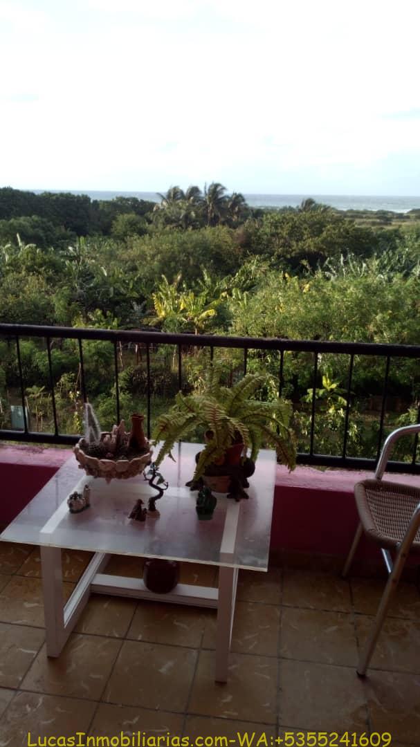 Apartamento en Alamar con vista al mar.