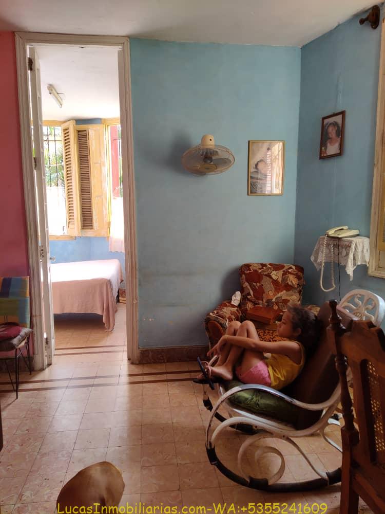 Casa Puerta a Calle