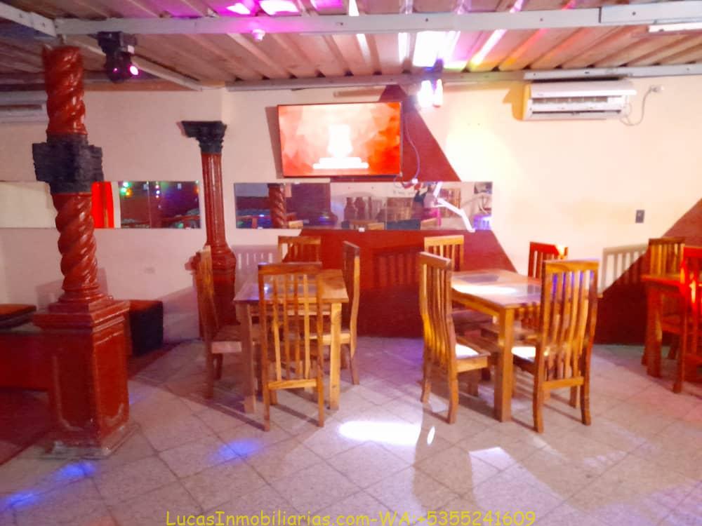 Bar y Apartamento en Venta