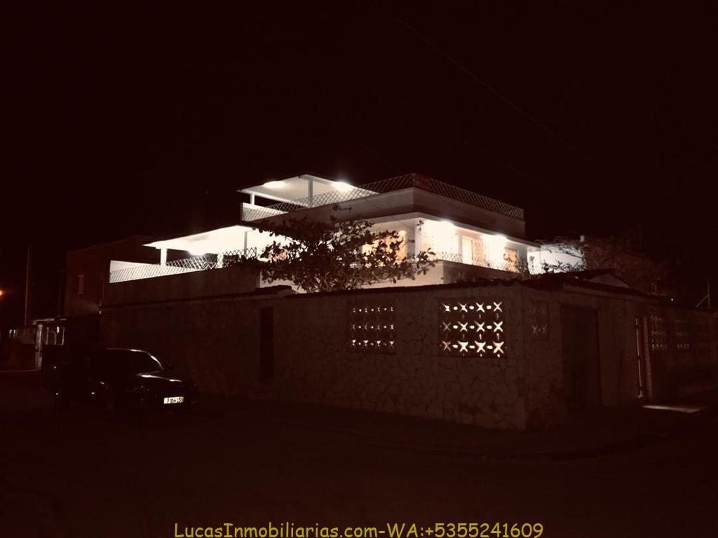 Casa de Lujo Frente al Mar