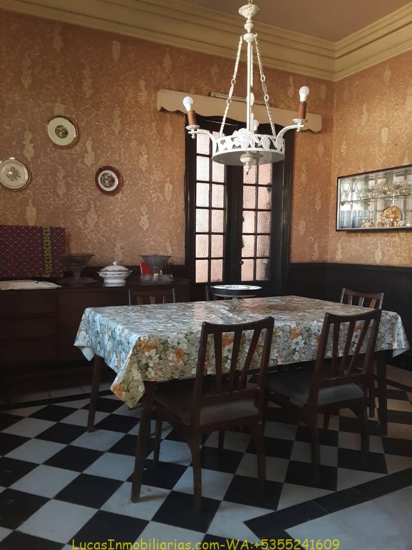 Biplanta Colonial
