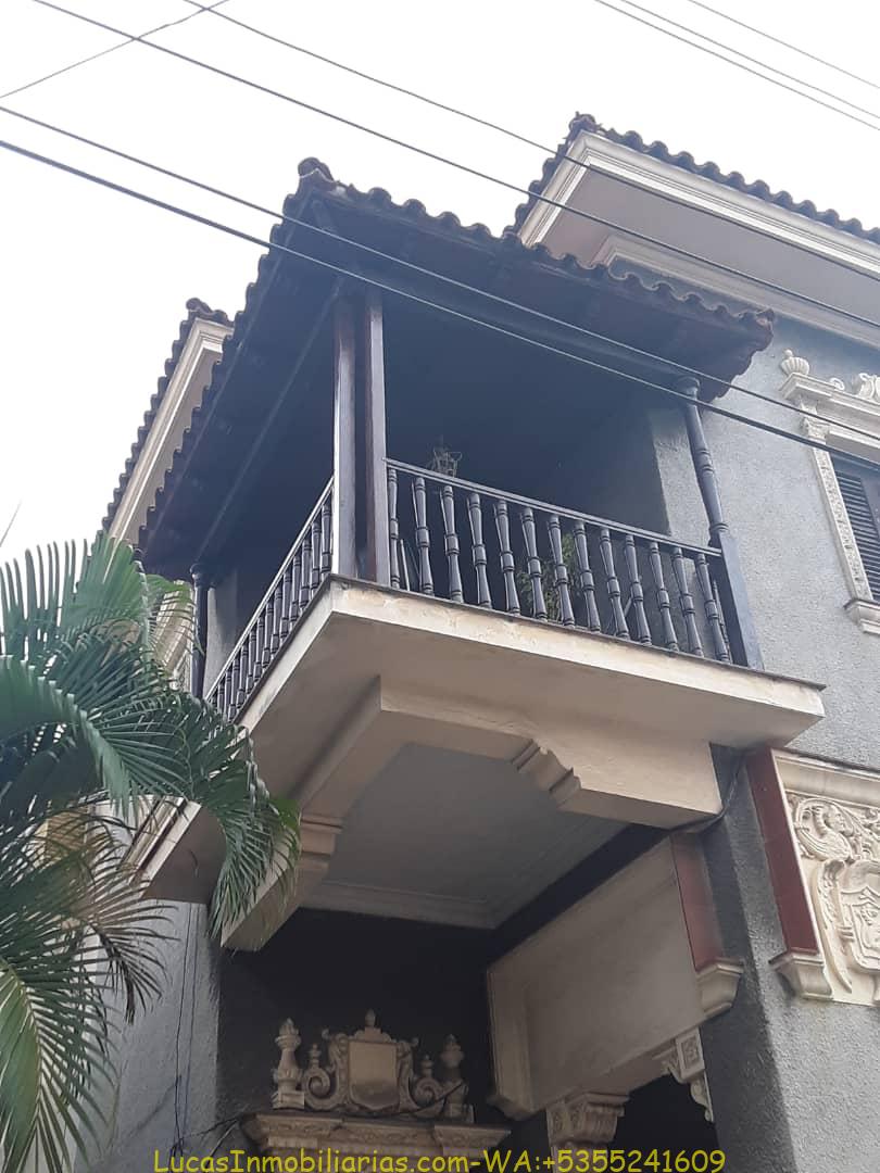 Biplanta Colonial