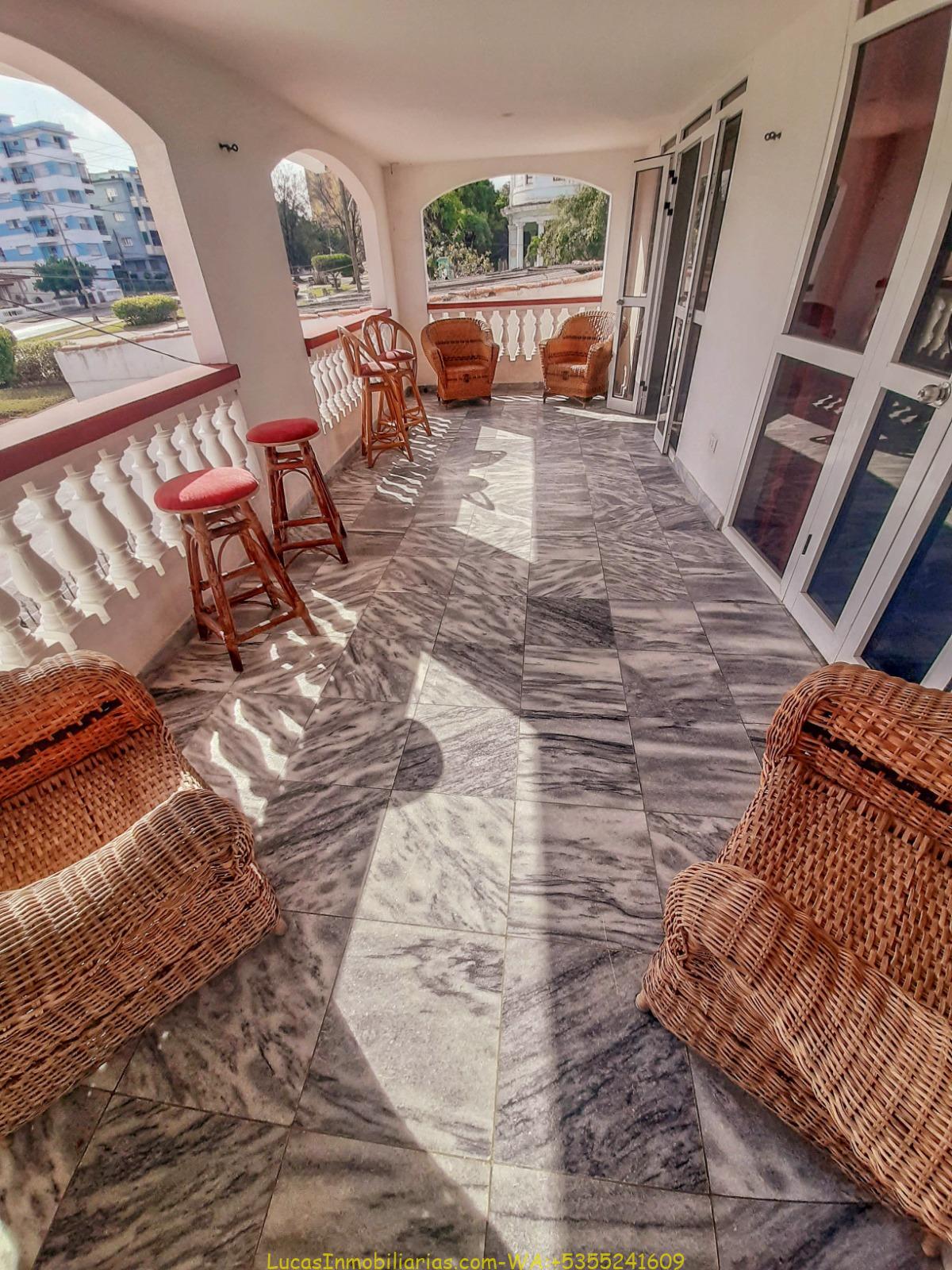 Casa Biplanta