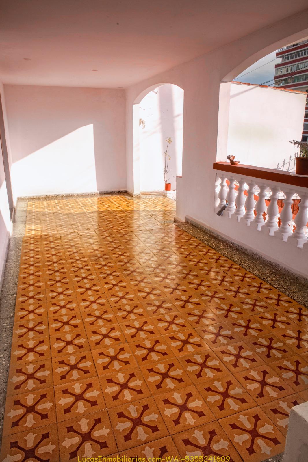 Casa Biplanta
